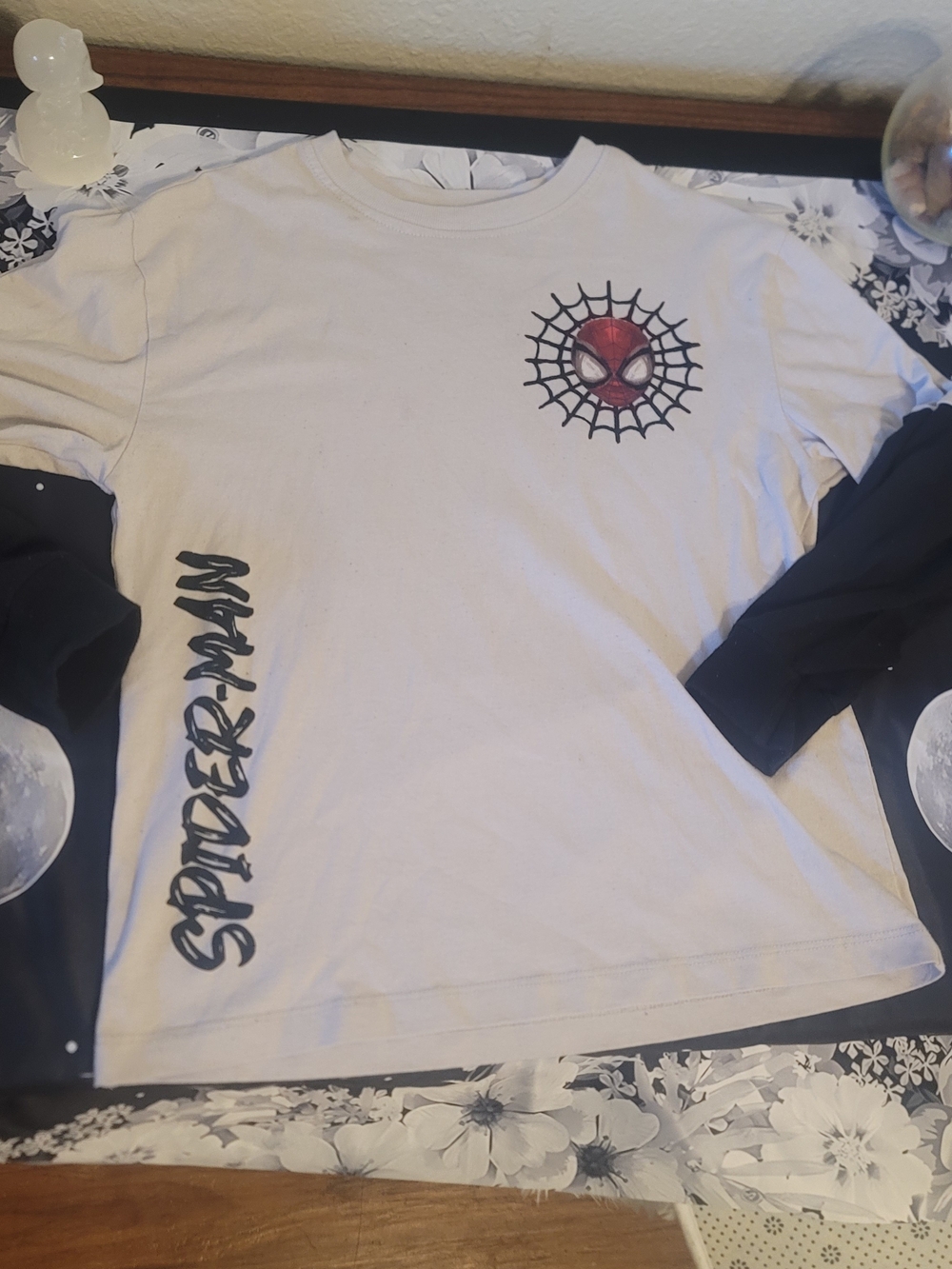 🔥3 For $25 Spider-Man White and Black Long Sleeve Logo Tee Boys Medium